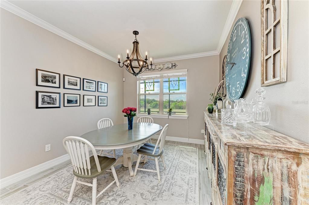 合同活跃: $390,000 (2 贝兹, 2 浴室, 1838 平方英尺)