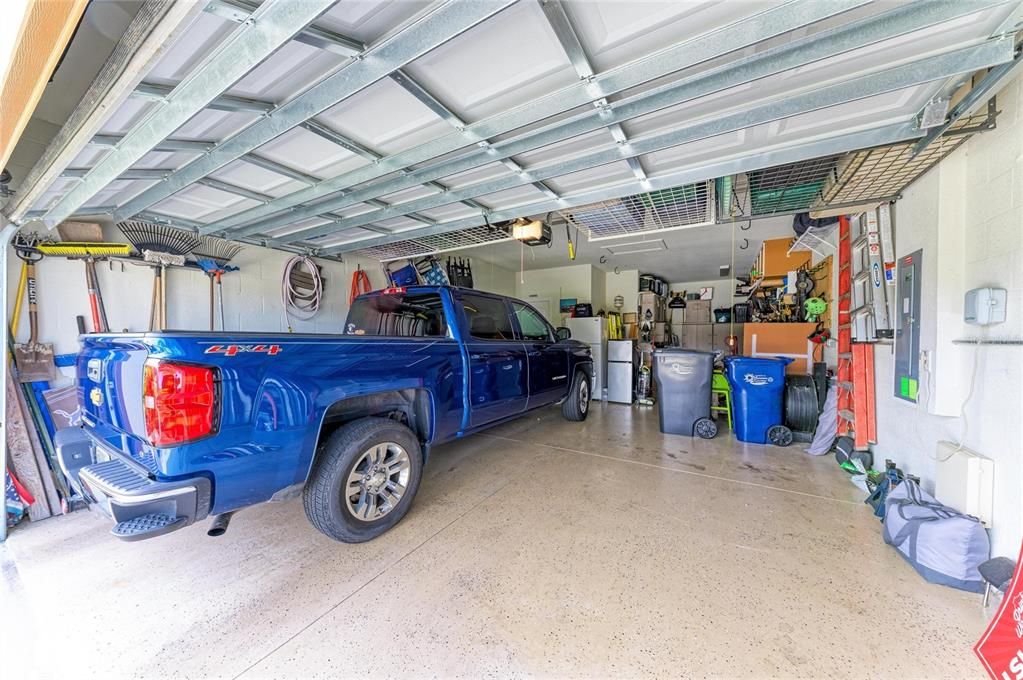 合同活跃: $390,000 (2 贝兹, 2 浴室, 1838 平方英尺)