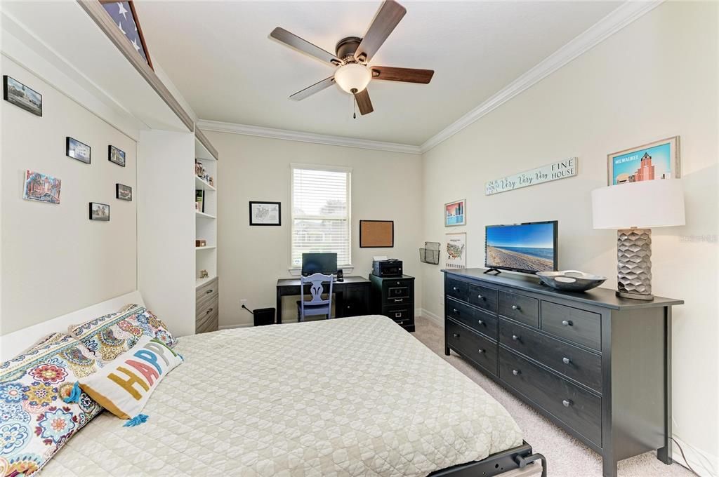 合同活跃: $390,000 (2 贝兹, 2 浴室, 1838 平方英尺)