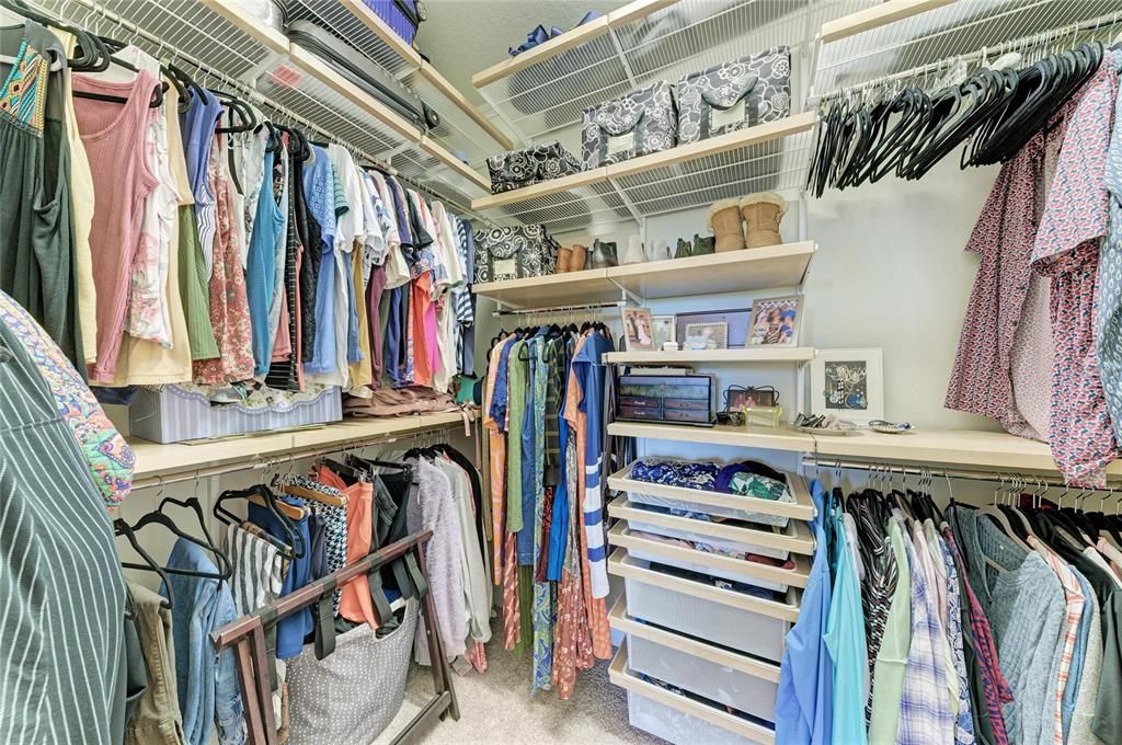 合同活跃: $390,000 (2 贝兹, 2 浴室, 1838 平方英尺)