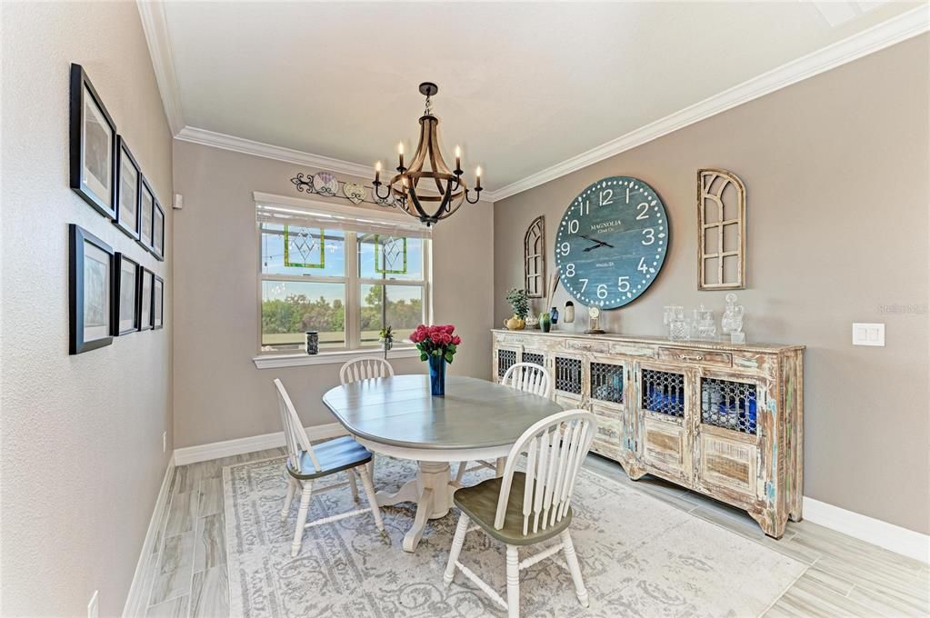 合同活跃: $390,000 (2 贝兹, 2 浴室, 1838 平方英尺)