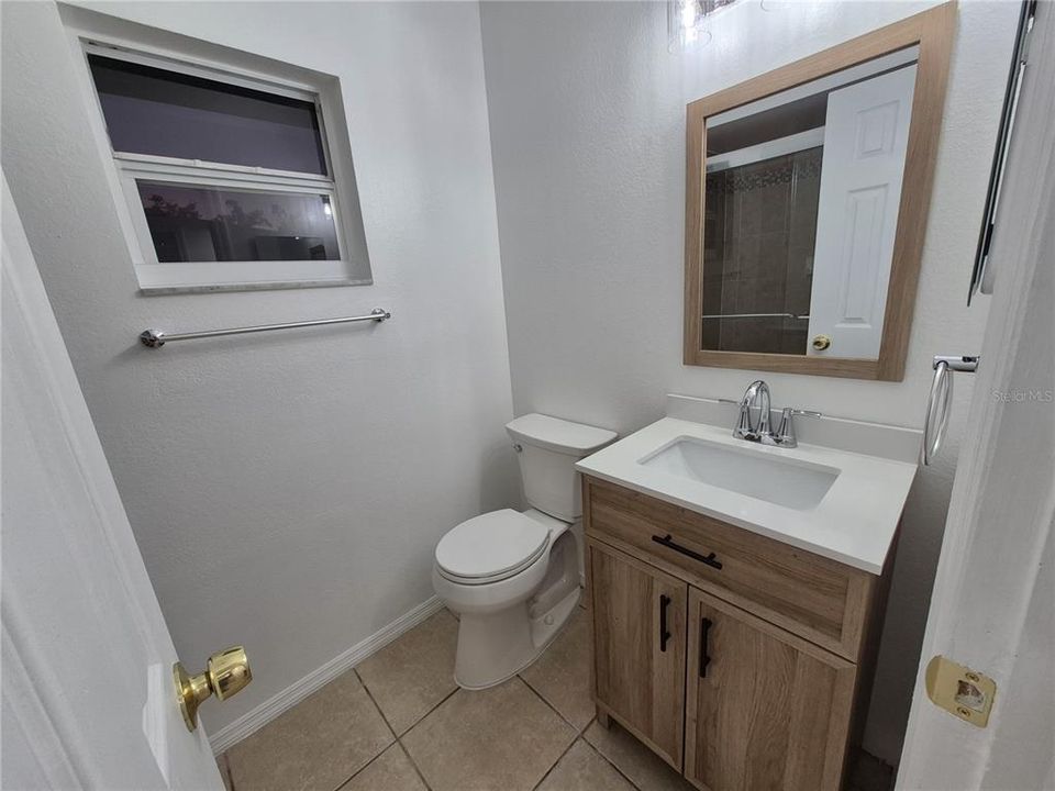 For Rent: $2,450 (4 beds, 2 baths, 1937 Square Feet)