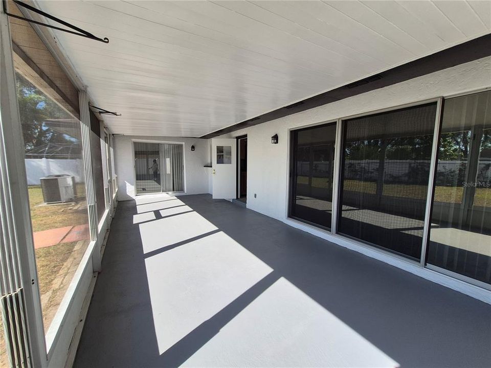 For Rent: $2,450 (4 beds, 2 baths, 1937 Square Feet)