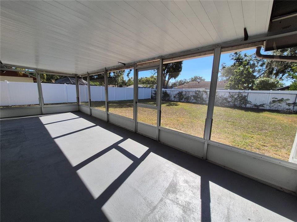 For Rent: $2,450 (4 beds, 2 baths, 1937 Square Feet)