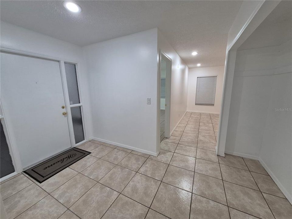 For Rent: $2,450 (4 beds, 2 baths, 1937 Square Feet)