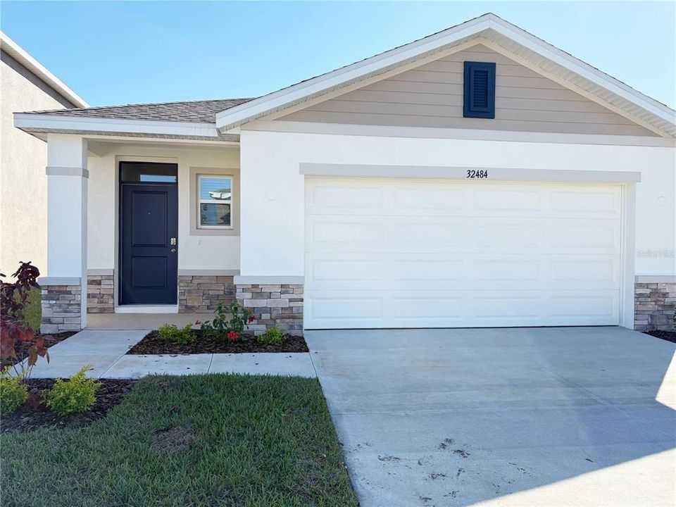 Недавно продано: $396,990 (4 спален, 2 ванн, 1665 Квадратных фут)