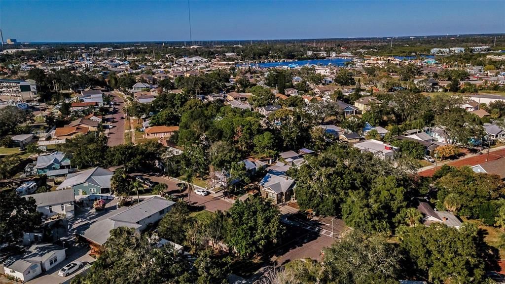 На продажу: $149,900 (2 спален, 1 ванн, 760 Квадратных фут)