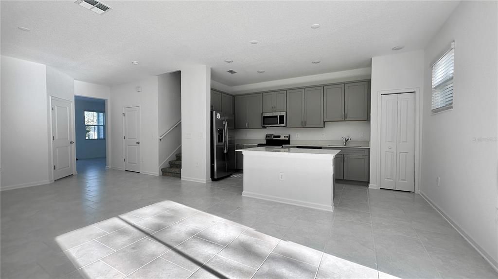 В аренду: $2,350 (3 спален, 2 ванн, 1674 Квадратных фут)