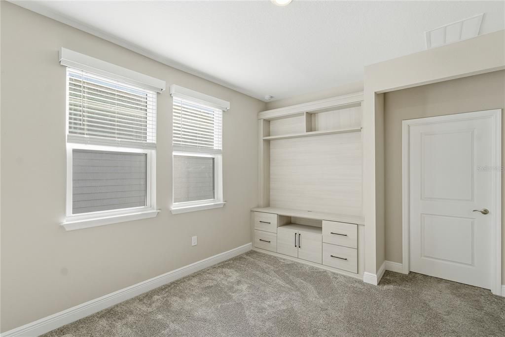 For Sale: $550,000 (4 beds, 2 baths, 2003 Square Feet)