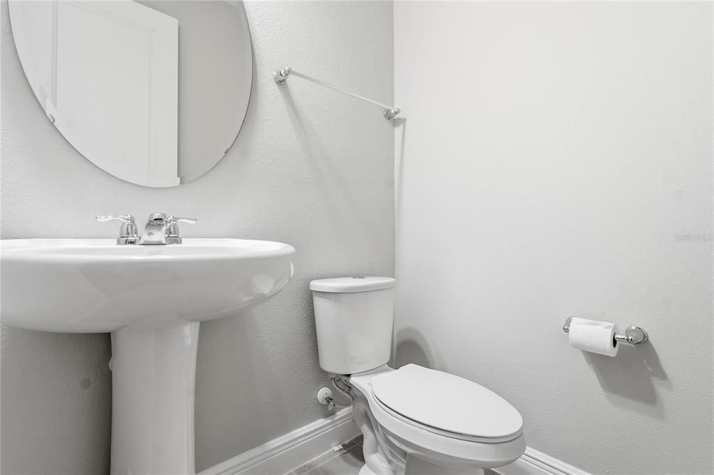 For Sale: $550,000 (4 beds, 2 baths, 2003 Square Feet)