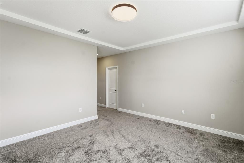 For Sale: $550,000 (4 beds, 2 baths, 2003 Square Feet)