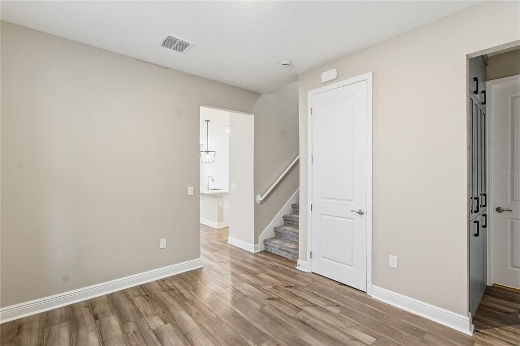 For Sale: $550,000 (4 beds, 2 baths, 2003 Square Feet)