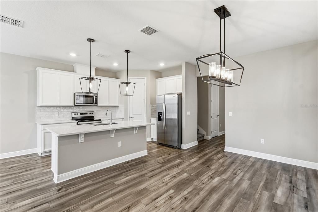 For Sale: $550,000 (4 beds, 2 baths, 2003 Square Feet)