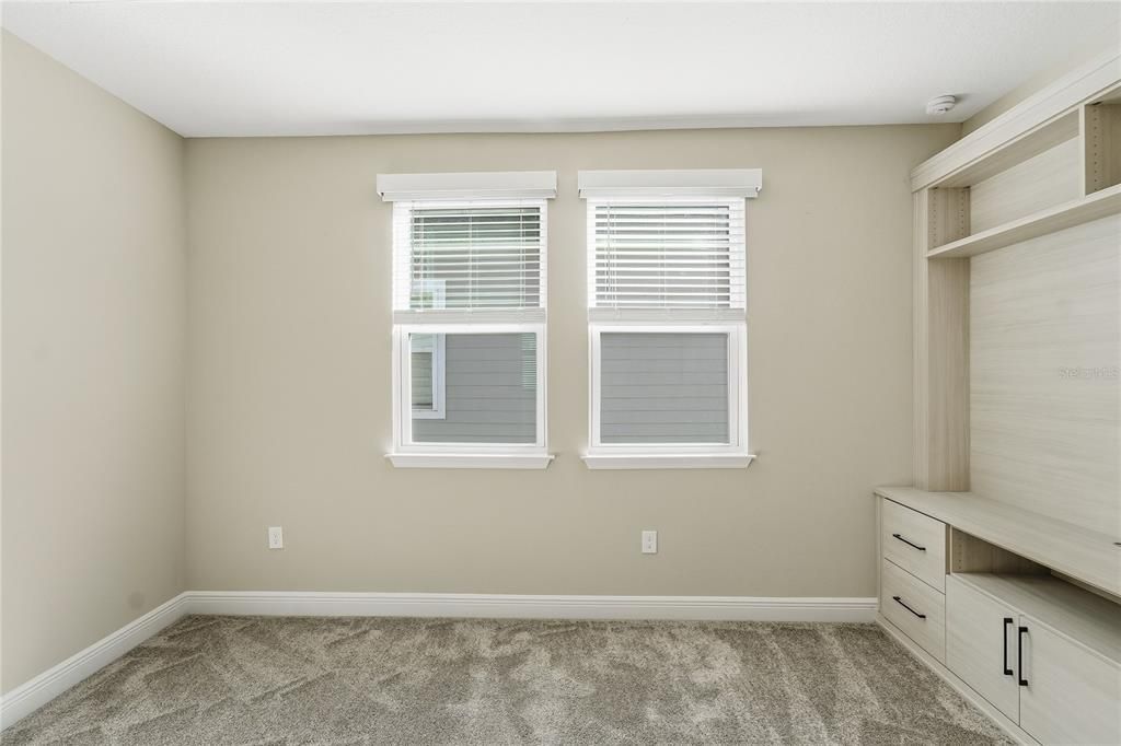 For Sale: $550,000 (4 beds, 2 baths, 2003 Square Feet)