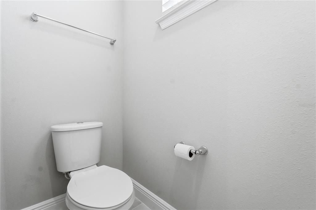 For Sale: $550,000 (4 beds, 2 baths, 2003 Square Feet)