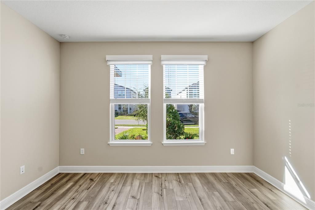 For Sale: $550,000 (4 beds, 2 baths, 2003 Square Feet)