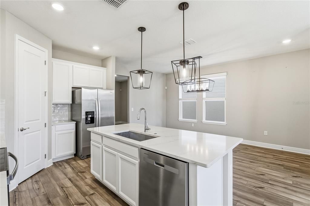 For Sale: $550,000 (4 beds, 2 baths, 2003 Square Feet)