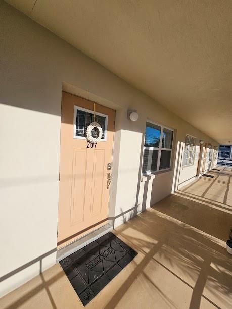 For Sale: $129,900 (1 beds, 1 baths, 780 Square Feet)