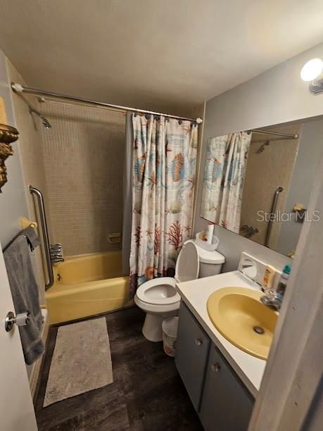 For Sale: $129,900 (1 beds, 1 baths, 780 Square Feet)