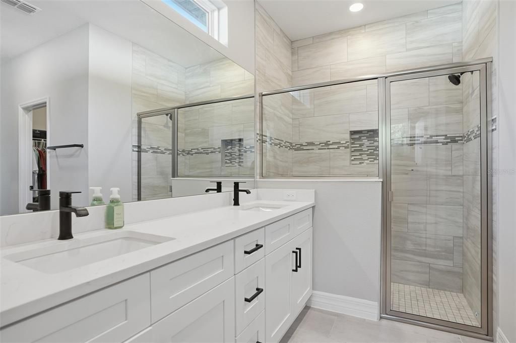 待售: $339,900 (4 贝兹, 3 浴室, 1993 平方英尺)