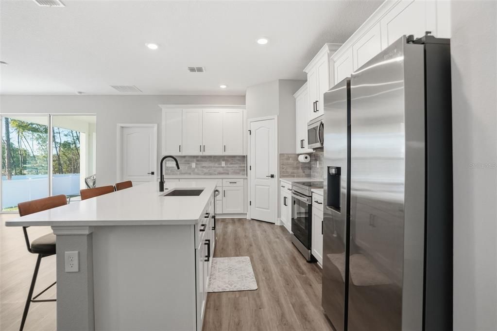 待售: $339,900 (4 贝兹, 3 浴室, 1993 平方英尺)