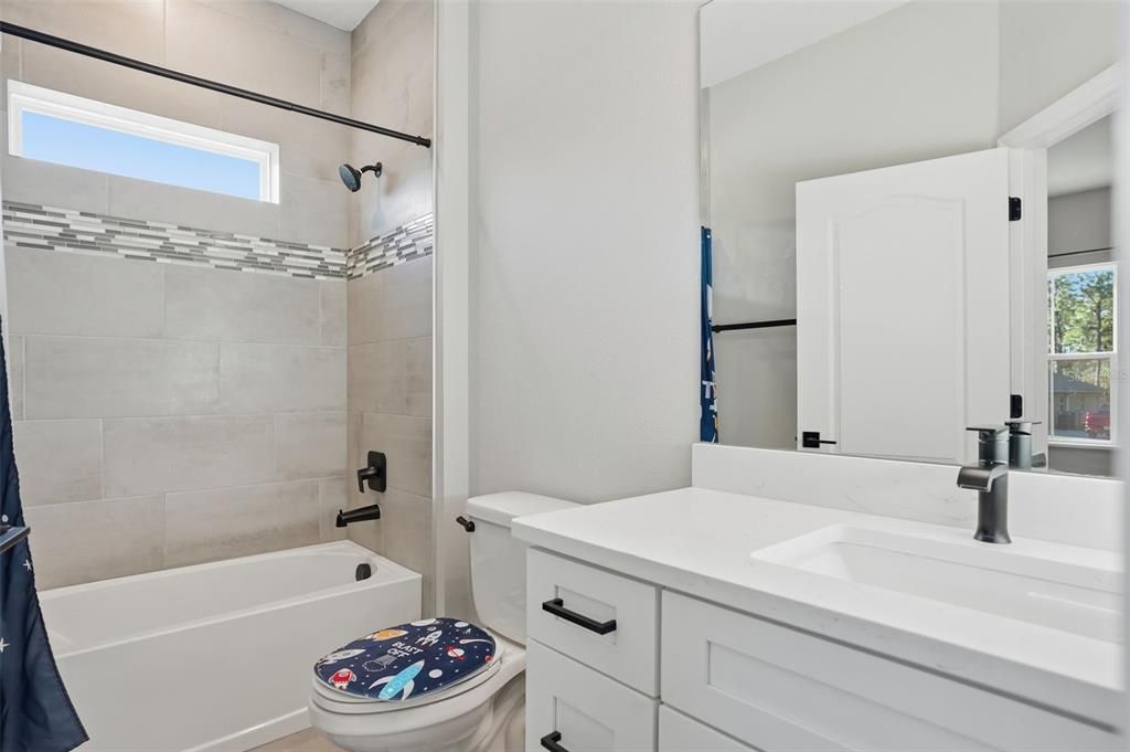 待售: $339,900 (4 贝兹, 3 浴室, 1993 平方英尺)