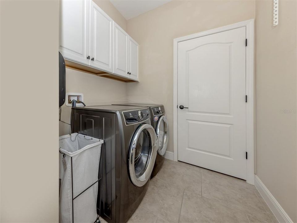 На продажу: $579,000 (3 спален, 2 ванн, 2065 Квадратных фут)