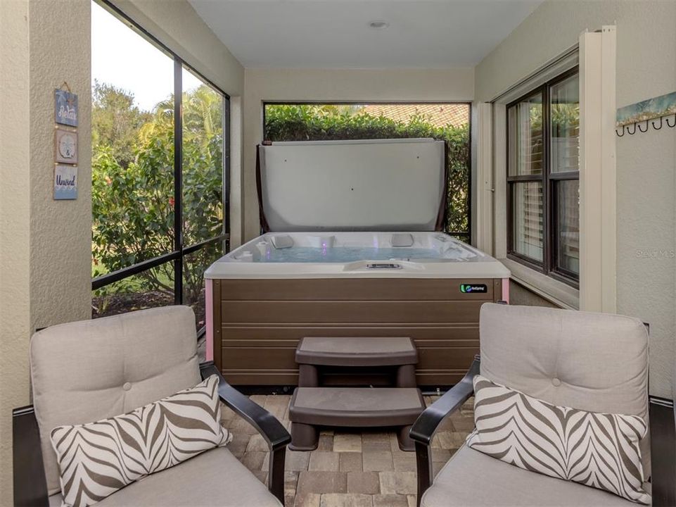 На продажу: $579,000 (3 спален, 2 ванн, 2065 Квадратных фут)