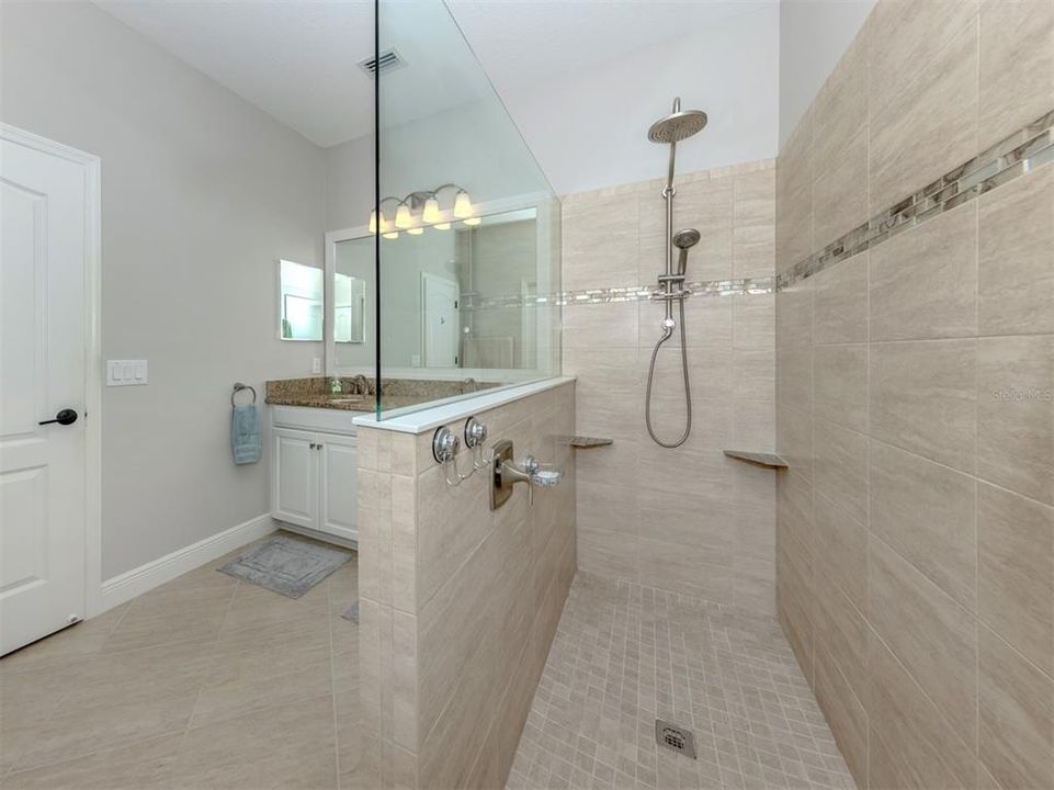 На продажу: $579,000 (3 спален, 2 ванн, 2065 Квадратных фут)