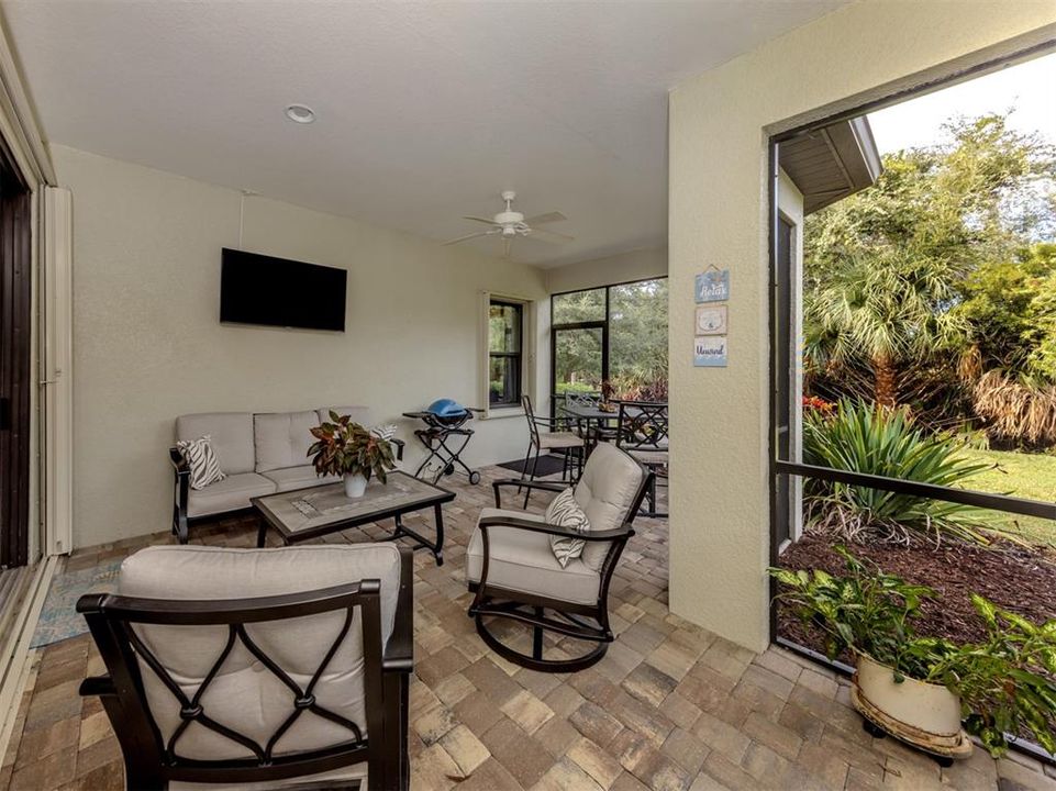 На продажу: $579,000 (3 спален, 2 ванн, 2065 Квадратных фут)