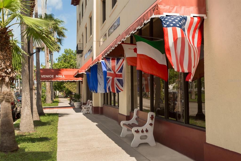 На продажу: $579,000 (3 спален, 2 ванн, 2065 Квадратных фут)