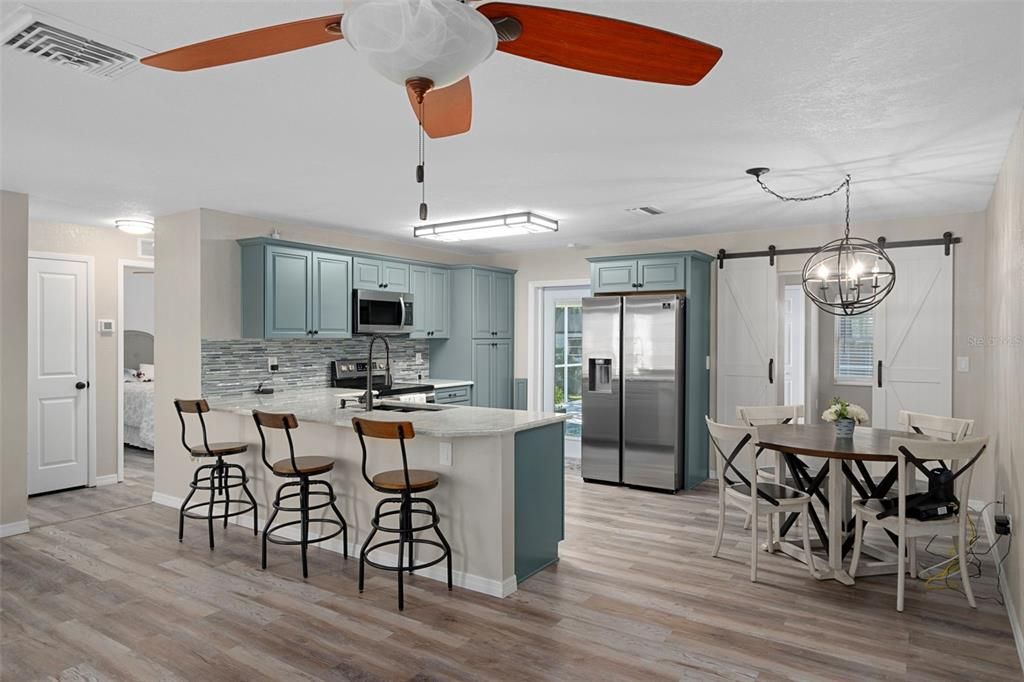 Active With Contract: $309,900 (2 beds, 2 baths, 1148 Square Feet)