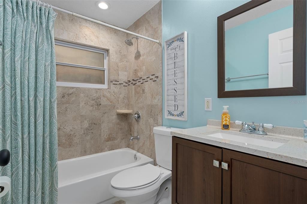 Active With Contract: $309,900 (2 beds, 2 baths, 1148 Square Feet)