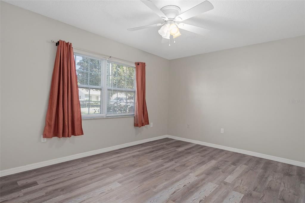 Active With Contract: $309,900 (2 beds, 2 baths, 1148 Square Feet)