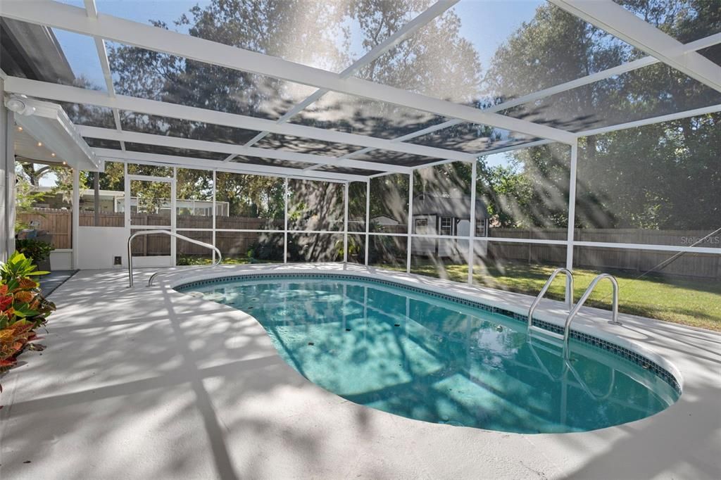 Active With Contract: $309,900 (2 beds, 2 baths, 1148 Square Feet)