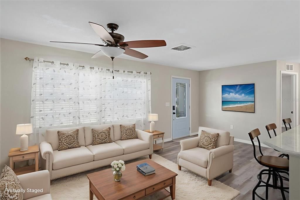 Active With Contract: $309,900 (2 beds, 2 baths, 1148 Square Feet)
