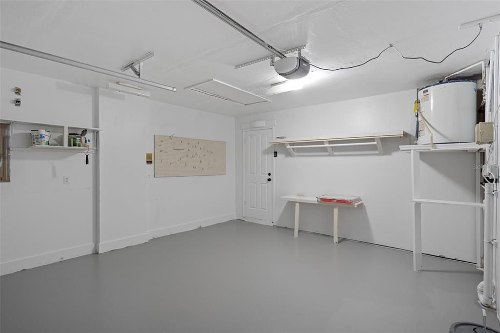 Active With Contract: $309,900 (2 beds, 2 baths, 1148 Square Feet)