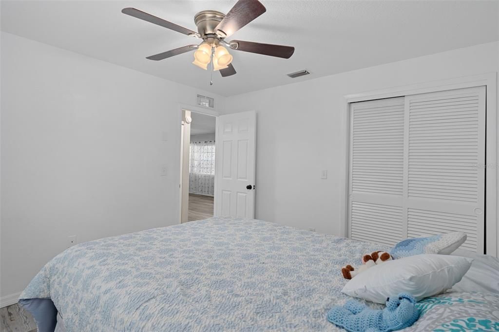 Active With Contract: $309,900 (2 beds, 2 baths, 1148 Square Feet)