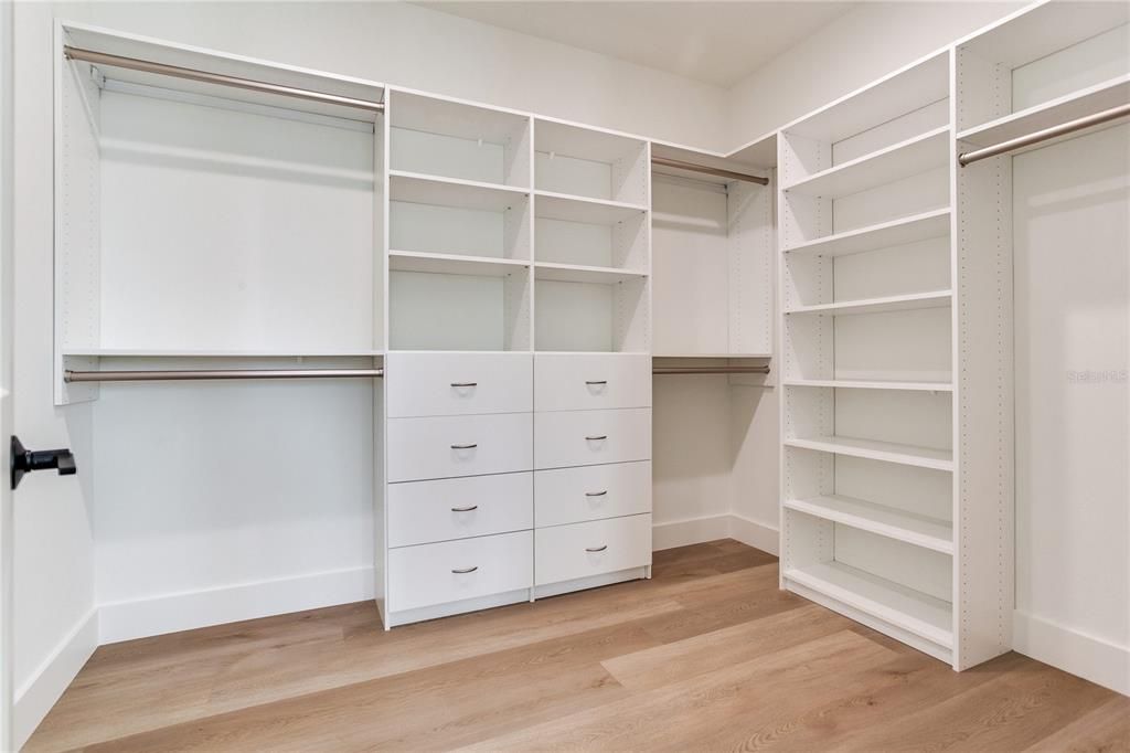 待售: $1,299,900 (4 贝兹, 2 浴室, 2432 平方英尺)