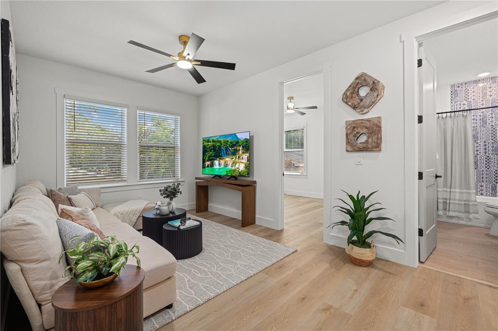 待售: $1,299,900 (4 贝兹, 2 浴室, 2432 平方英尺)