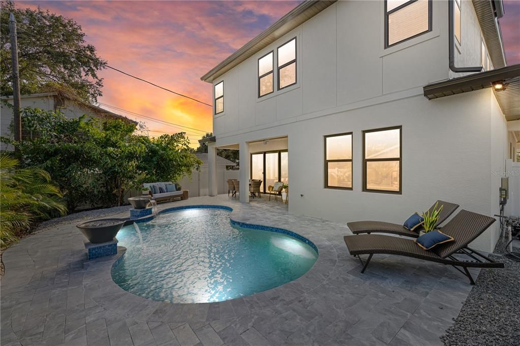 待售: $1,299,900 (4 贝兹, 2 浴室, 2432 平方英尺)