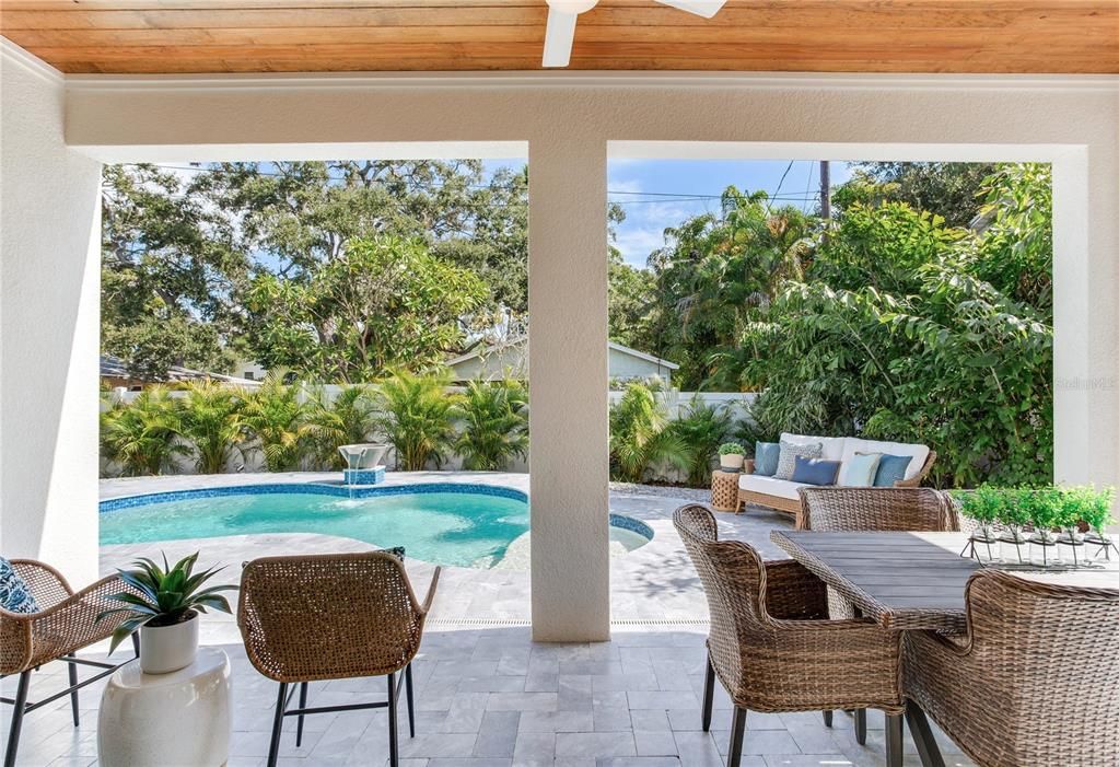 待售: $1,299,900 (4 贝兹, 2 浴室, 2432 平方英尺)