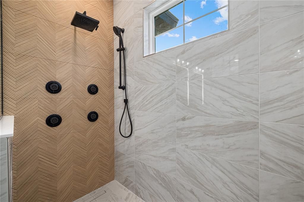 待售: $1,299,900 (4 贝兹, 2 浴室, 2432 平方英尺)