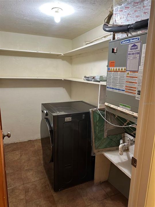 待售: $179,999 (2 贝兹, 1 浴室, 973 平方英尺)