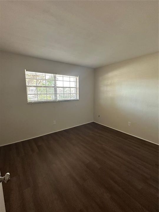 待售: $179,999 (2 贝兹, 1 浴室, 973 平方英尺)