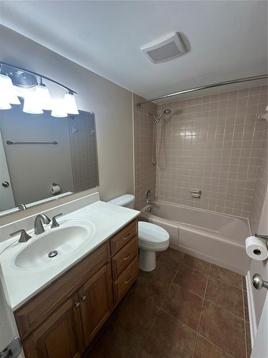 待售: $179,999 (2 贝兹, 1 浴室, 973 平方英尺)