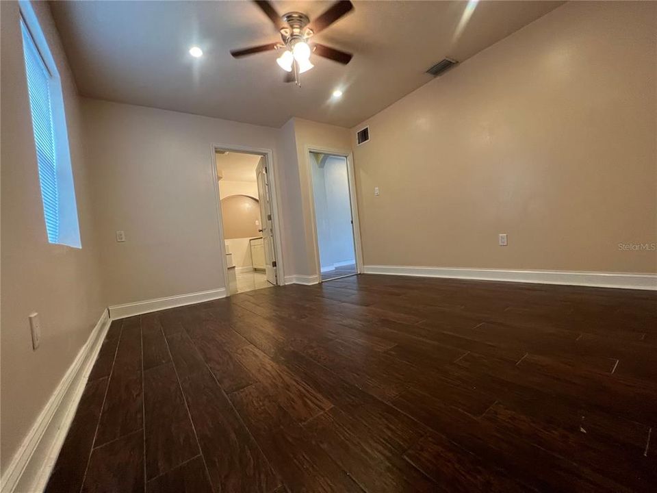 For Rent: $2,500 (3 beds, 2 baths, 1550 Square Feet)