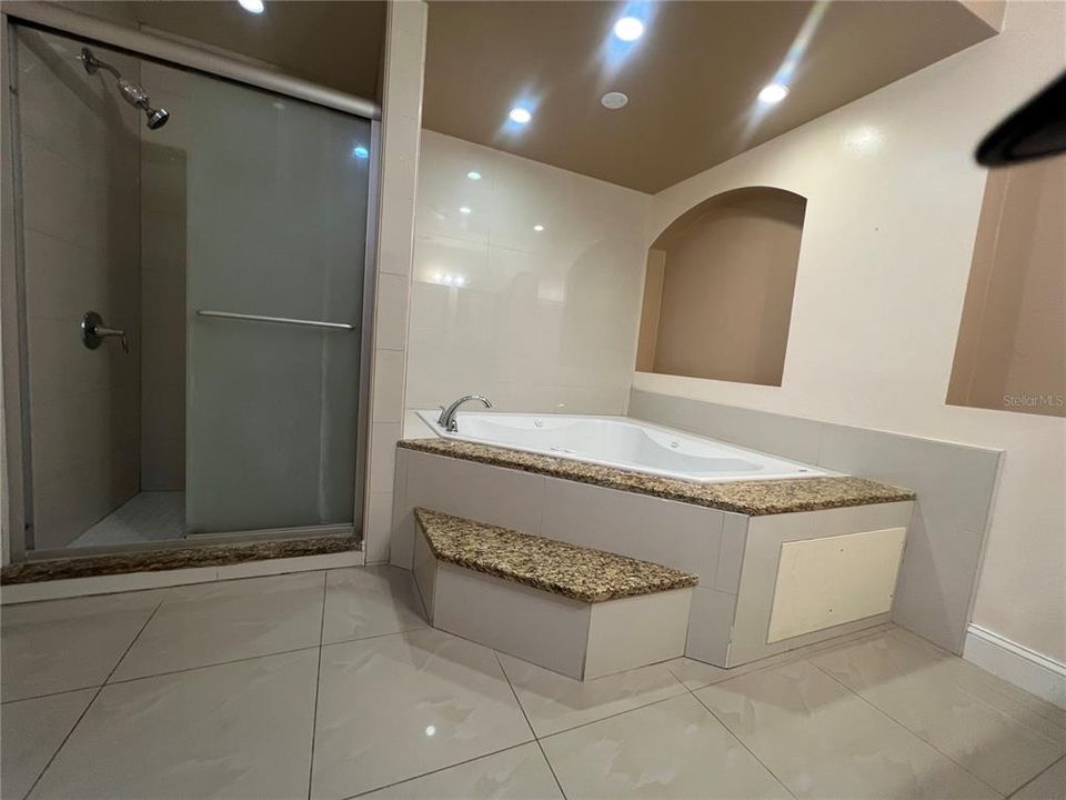 For Rent: $2,500 (3 beds, 2 baths, 1550 Square Feet)