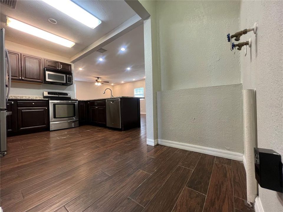 For Rent: $2,500 (3 beds, 2 baths, 1550 Square Feet)