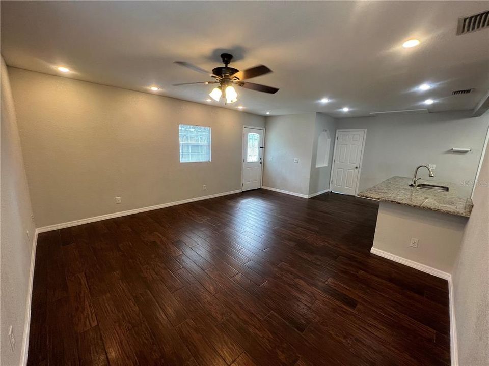 For Rent: $2,500 (3 beds, 2 baths, 1550 Square Feet)
